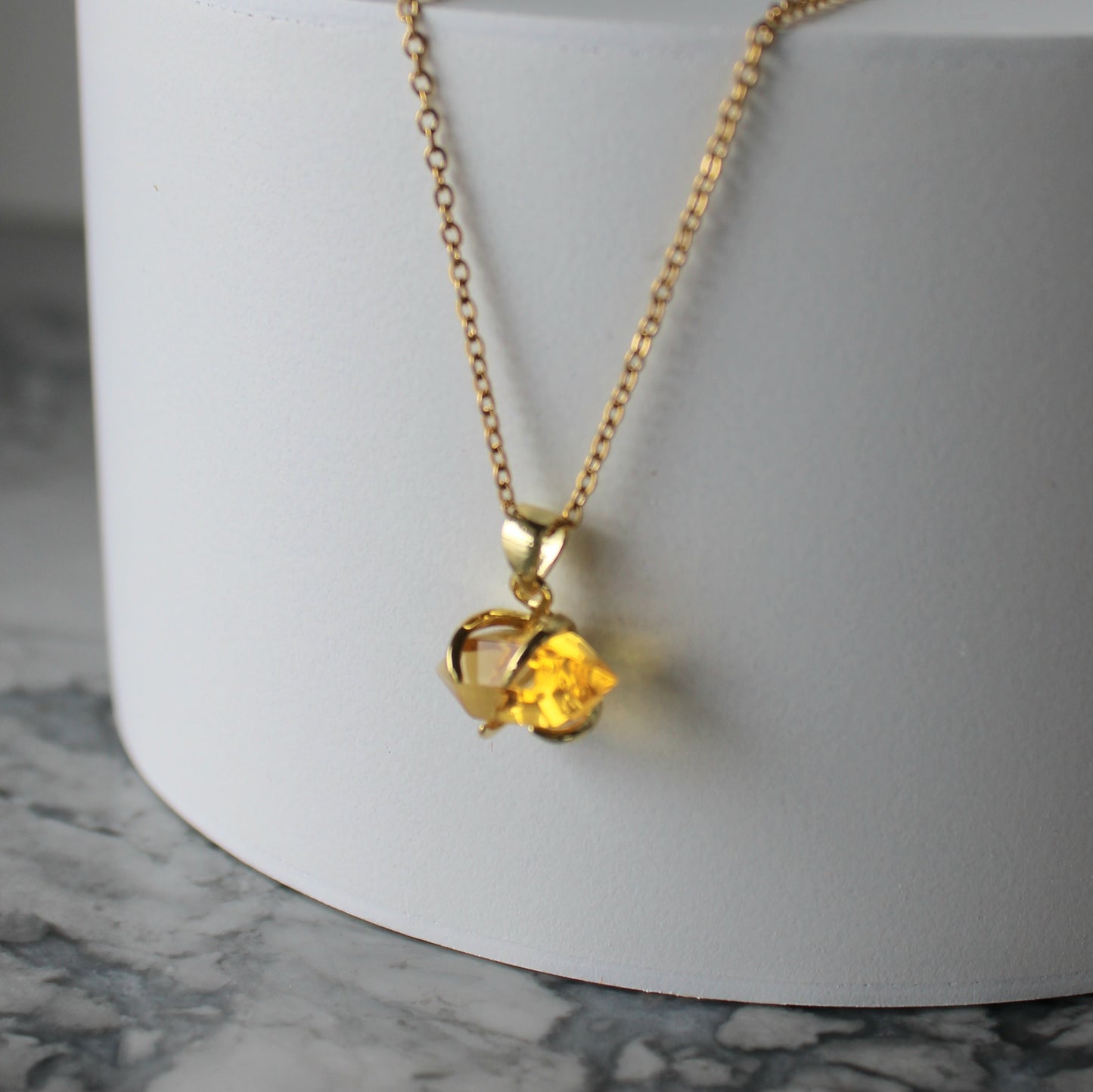 Crystal Point Claw Pendant & Chain | Citrine