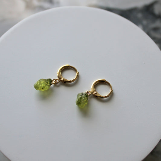 Raw Crystal Drop Huggies | Peridot